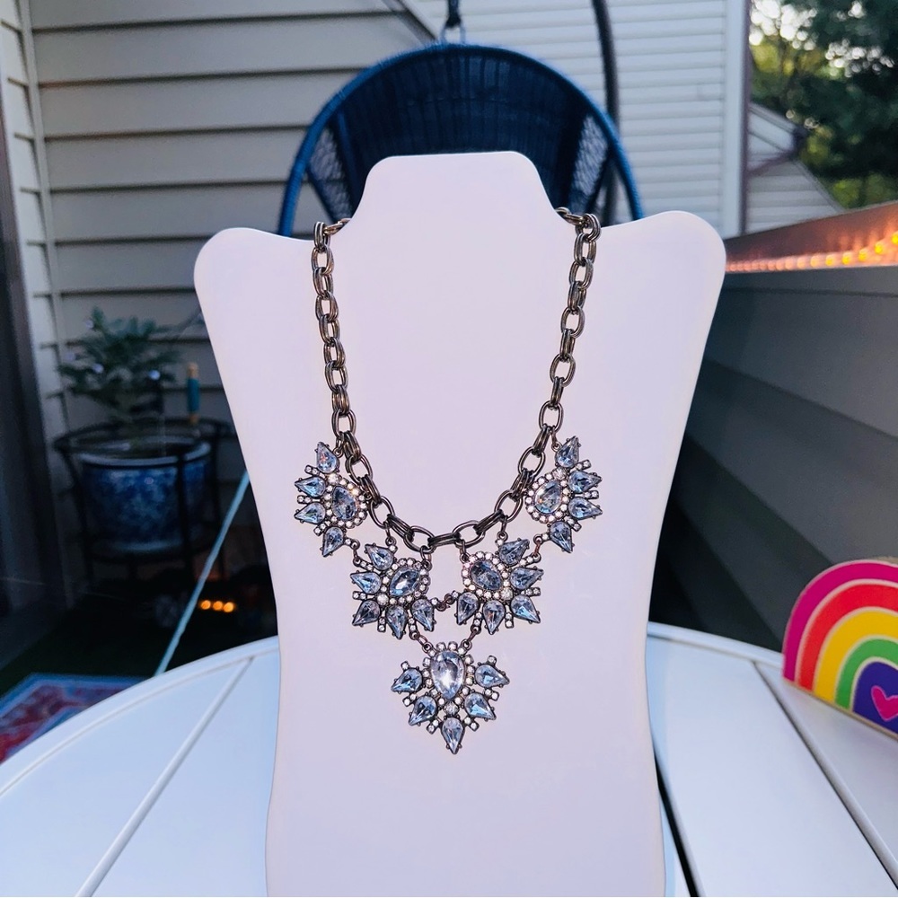 Rhinestone statement necklace - Picture 6 of 11